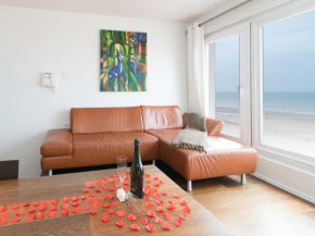 Studio with frontal sea view in Ostend